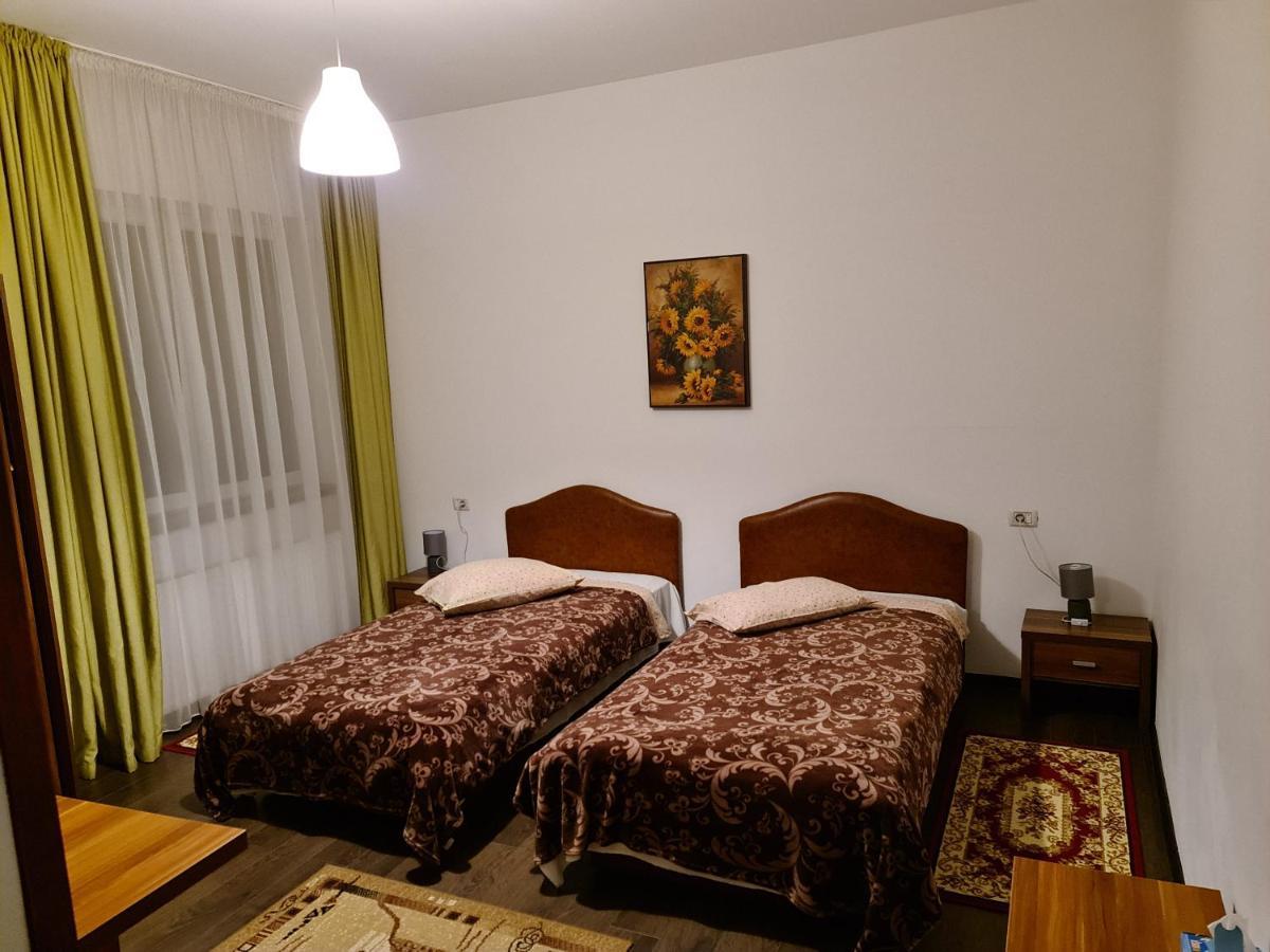 Pensiunea Caraiman Servicii De Cazare Codlea Zewnętrze zdjęcie